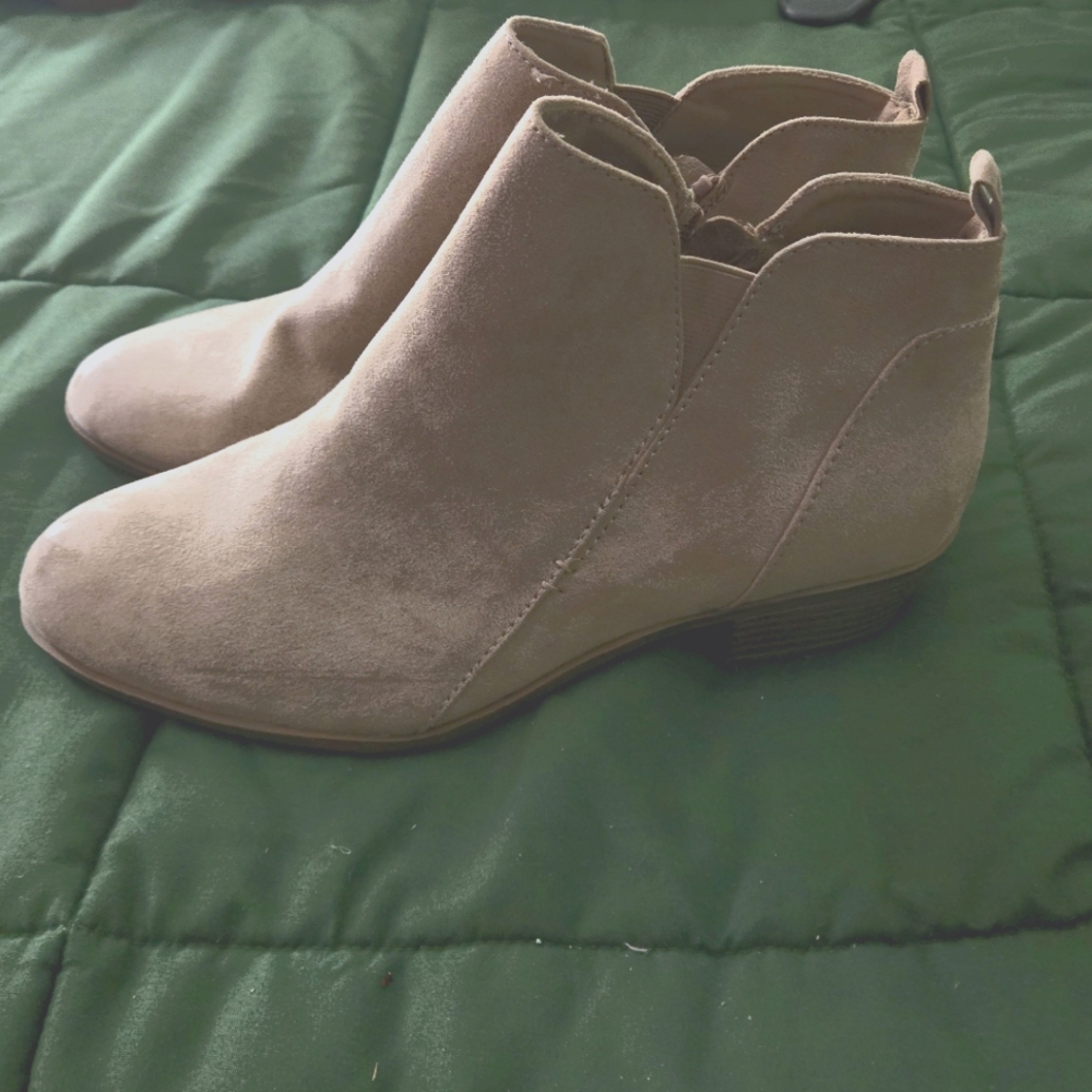 Tan Booties -9W